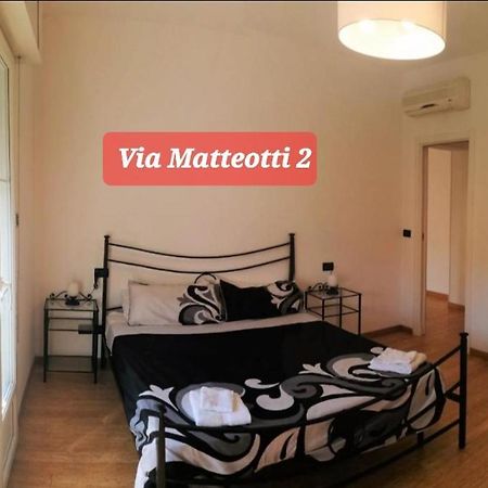 בולוניה Via Matteotti & Via Carracci Apartments מראה חיצוני תמונה