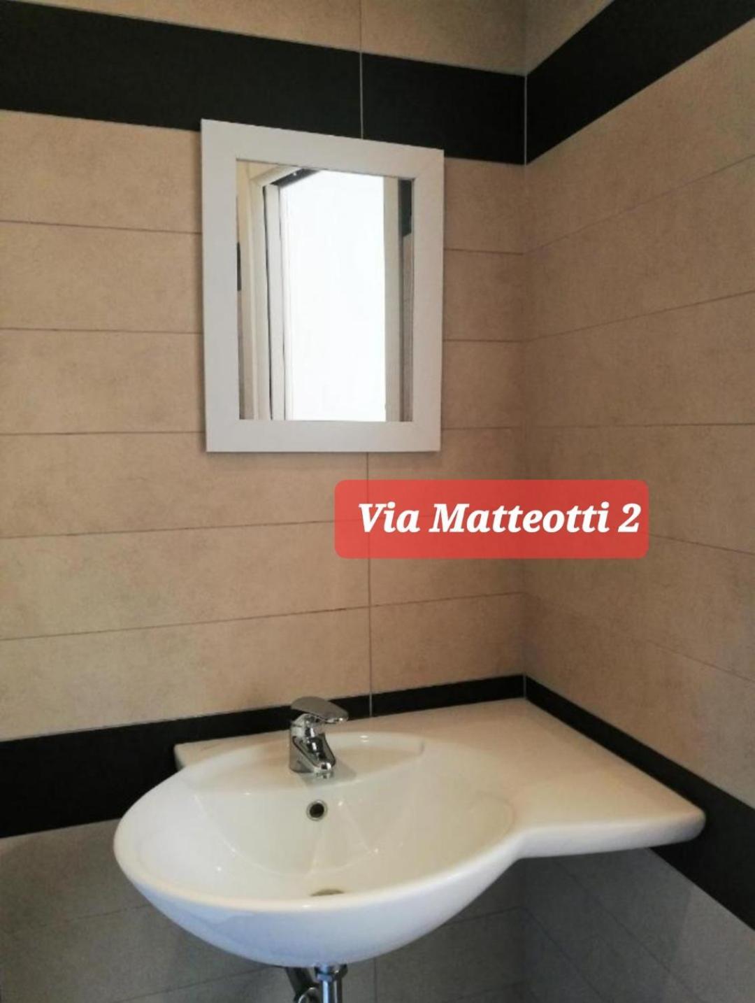 בולוניה Via Matteotti & Via Carracci Apartments מראה חיצוני תמונה